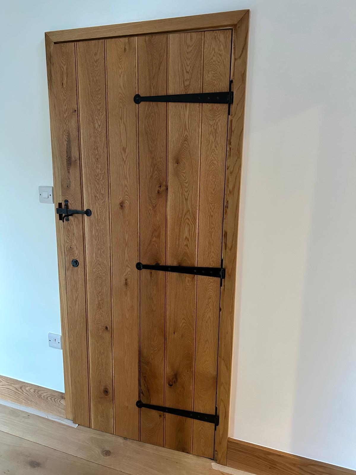 Internal door fitted with premium hinges and ironmongery
